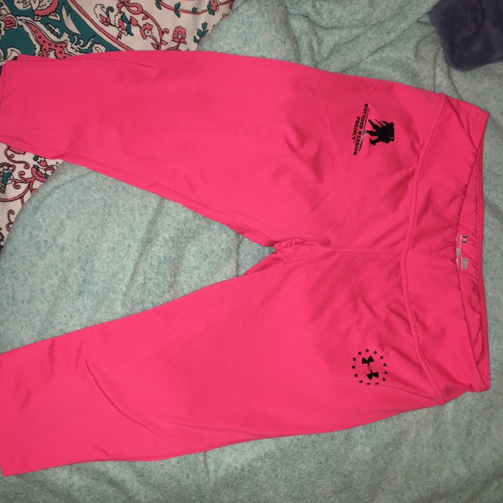 Pink Under Armour Cropped Legging